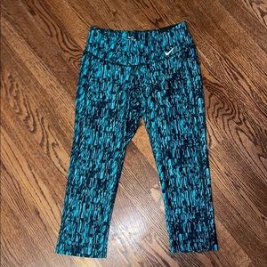 nike cropped dri-fit leggings